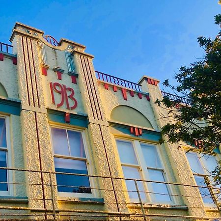 The Clyde Hotel Wairoa Экстерьер фото