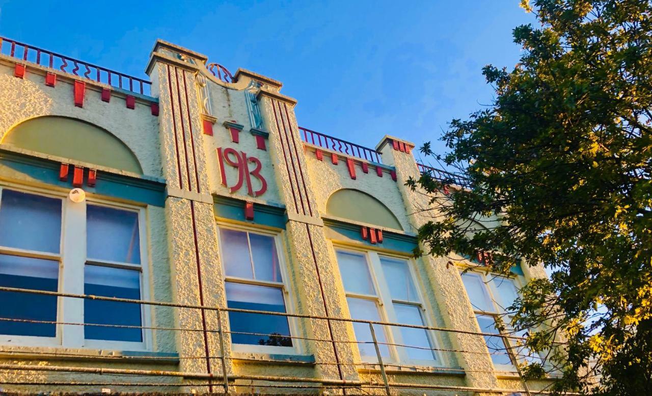 The Clyde Hotel Wairoa Экстерьер фото